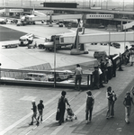 170830 Gezicht op één van de pieren van de luchthaven Schiphol.